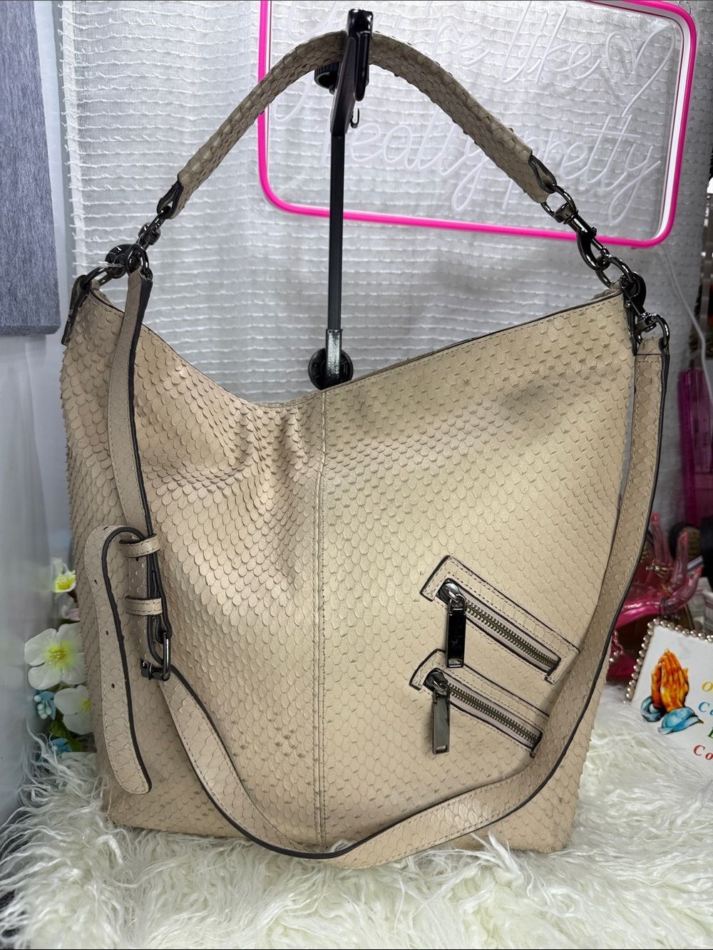 (X1) Rebecca Minkoff hobo-style shoulder bag in beige with texture